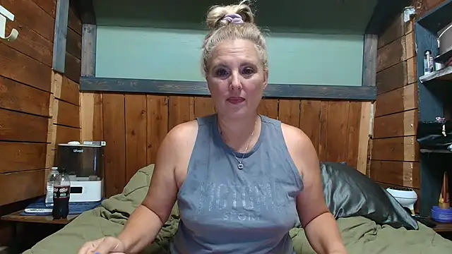 Snapshot of lisaxlovexxx chatting on 07-10-26, 04:20 lisaxlovexxx online show from 07-10-26, 04:20