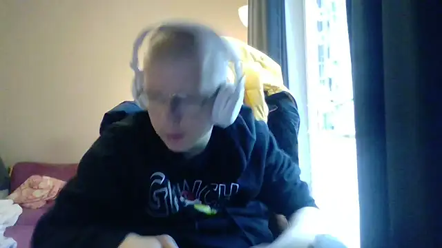 Snapshot of David250692 chatting on 11-20-25, 12:38 David250692 online show from 11-20-25, 12:38