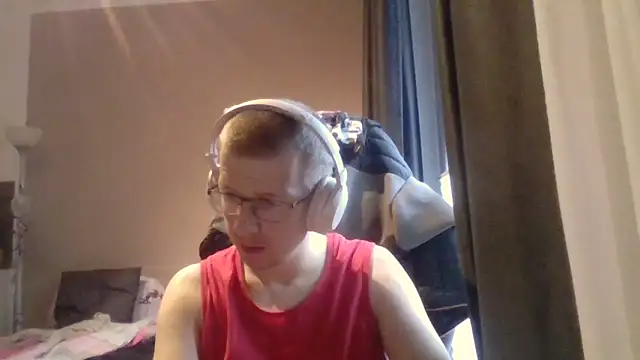 Snapshot of David250692 chatting on 06-09-26, 05:52 David250692 online show from 06-09-26, 05:52