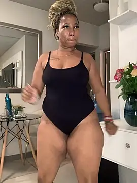 Snapshot of CurvyDesire1 chatting on 02-10-26, 09:41 CurvyDesire1 online show from 02-10-26, 09:41