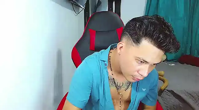 boyhot23x online show from 12-31-24, 03:34