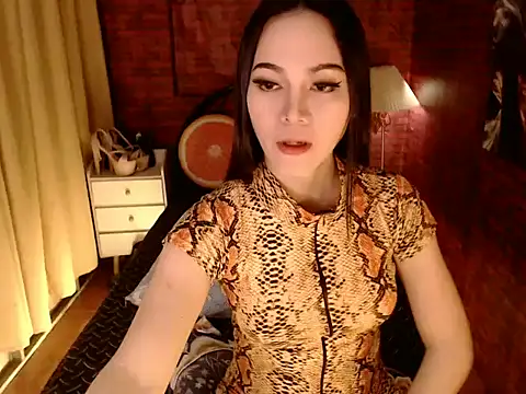 Snapshot of Yoshidashemale chatting on 11-15-25, 11:40 Yoshidashemale online show from 11-15-25, 11:40