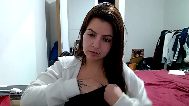 Snapshot of chelbyy chatting on 09-20-25, 02:12 chelbyy online show from 09-20-25, 02:12