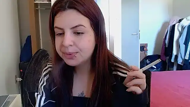 Snapshot of chelbyy chatting on 09-23-25, 12:52 chelbyy online show from 09-23-25, 12:52