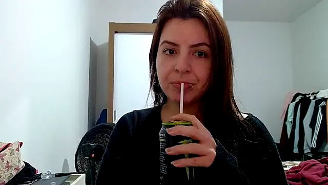 Snapshot of chelbyy chatting on 09-26-25, 01:53 chelbyy online show from 09-26-25, 01:53