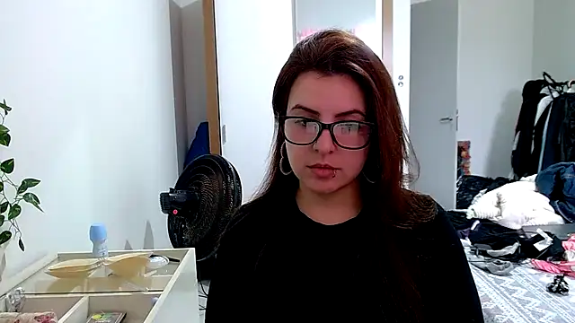 Snapshot of chelbyy chatting on 10-02-25, 05:42 chelbyy online show from 10-02-25, 05:42