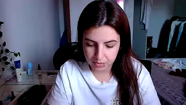 Snapshot of chelbyy chatting on 10-07-25, 07:22 chelbyy online show from 10-07-25, 07:22