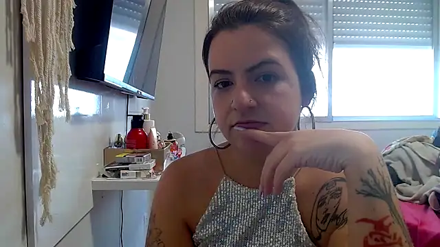 Snapshot of chelbyy chatting on 10-26-25, 07:31 chelbyy online show from 10-26-25, 07:31