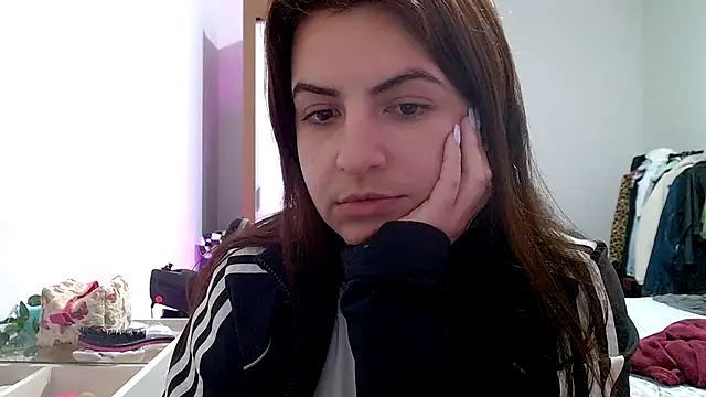 Snapshot of chelbyy chatting on 11-09-25, 03:27 chelbyy online show from 11-09-25, 03:27