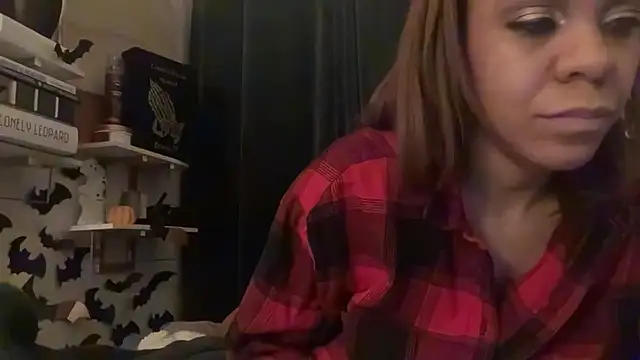 Snapshot of Sanaawest chatting on 10-27-25, 11:58 Sanaawest online show from 10-27-25, 11:58