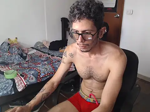 alisterxxx online show from 07-08-26, 02:43