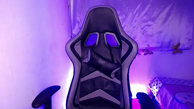 ninatiny online show from 02-23-26, 10:45