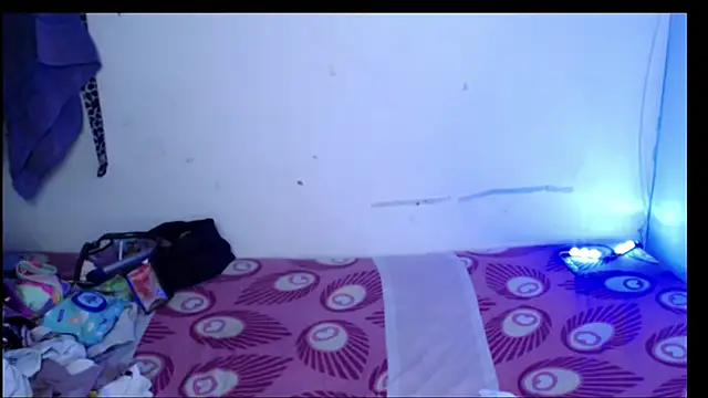 Snapshot of ninatiny chatting on 04-28-26, 10:09 ninatiny online show from 04-28-26, 10:09