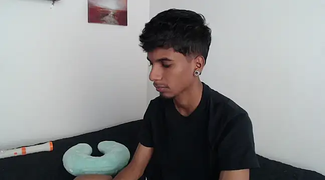 Snapshot of stevenosori chatting on 01-18-25, 02:44 stevenosori online show from 01-18-25, 02:44