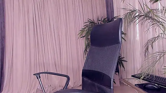 Snapshot of daisyd001 chatting on 02-03-25, 08:02 daisyd001 online show from 02-03-25, 08:02