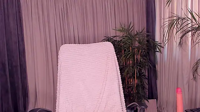 Snapshot of daisyd001 chatting on 02-12-25, 09:20 daisyd001 online show from 02-12-25, 09:20