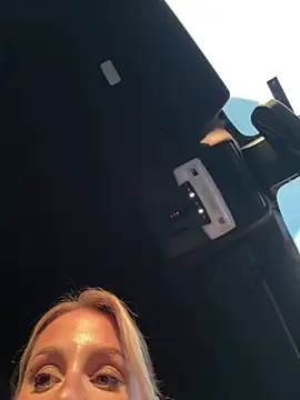 jasminesummer online show from 02-26-25, 09:16