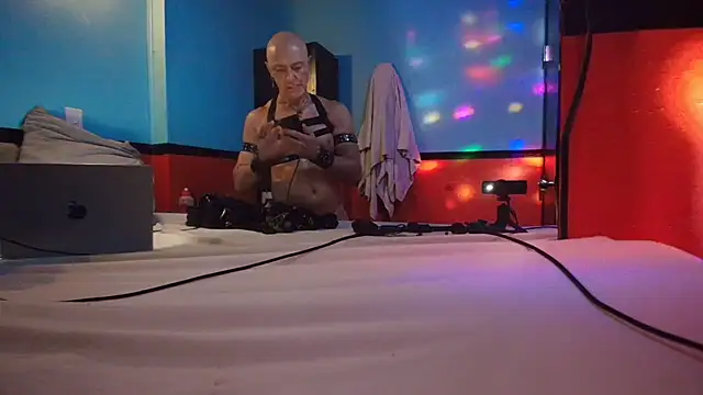 Snapshot of MikyFoxx chatting on 03-16-25, 12:22 MikyFoxx online show from 03-16-25, 12:22