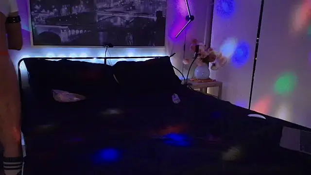 Snapshot of MikyFoxx chatting on 10-13-25, 07:52 MikyFoxx online show from 10-13-25, 07:52