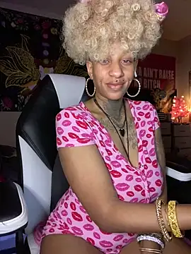 Snapshot of MzParker chatting on 03-09-25, 03:01 MzParker online show from 03-09-25, 03:01