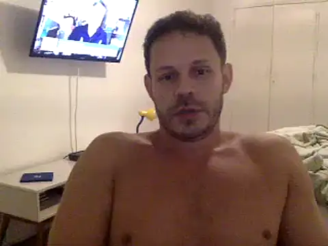 Snapshot of FelipeRiver chatting on 02-14-25, 12:19 FelipeRiver online show from 02-14-25, 12:19