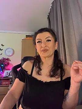 Snapshot of Hotangel75 chatting on 06-10-26, 04:45 Hotangel75 online show from 06-10-26, 04:45