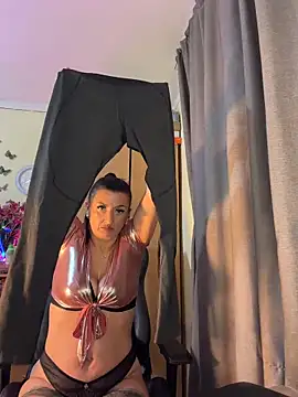 Snapshot of Hotangel75 chatting on 06-12-26, 05:06 Hotangel75 online show from 06-12-26, 05:06
