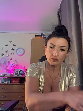 Snapshot of Hotangel75 chatting on 07-09-26, 05:28 Hotangel75 online show from 07-09-26, 05:28
