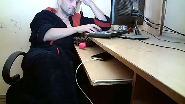 dundyFocus online show from 10-17-25, 01:14