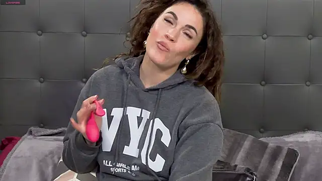 Clara-xoxo online show from 12-30-24, 01:47