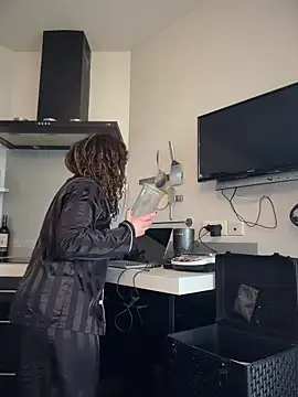 Clara-xoxo online show from 02-19-26, 09:27