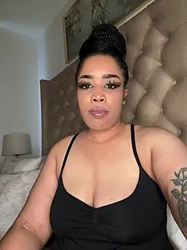Snapshot of CAMMII_ chatting on 04-15-26, 11:17 CAMMII online show from 04-15-26, 11:17