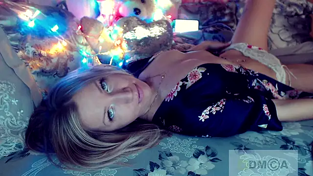 mimmi  online show from 01-21-25, 02:11