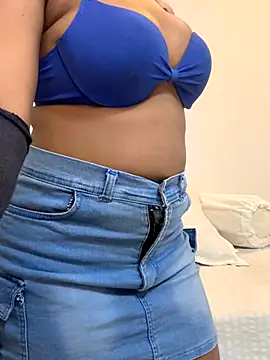 Snapshot of angelwavy chatting on 12-19-25, 01:34 angelwavy online show from 12-19-25, 01:34