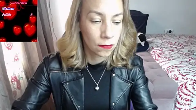 cristin doll  online show from 02-06-26, 07:17