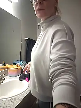 HollyTattoo online show from 01-22-25, 02:24