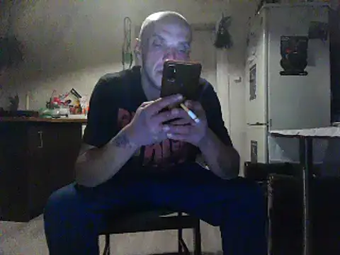 Snapshot of Sluchacze chatting on 02-14-25, 03:33 Sluchacze online show from 02-14-25, 03:33