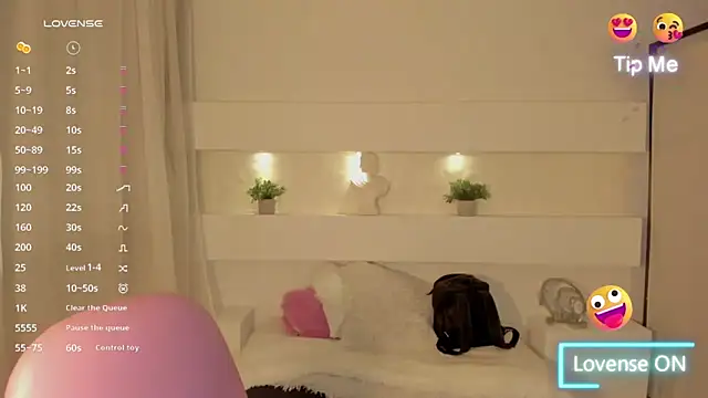 Snapshot of AshleyRoys chatting on 01-30-25, 03:51 AshleyRoys online show from 01-30-25, 03:51