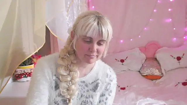 SunnySylvia online show from 03-22-26, 04:43