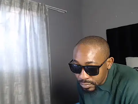 Snapshot of Ogmelo chatting on 07-19-26, 02:32 Ogmelo online show from 07-19-26, 02:32