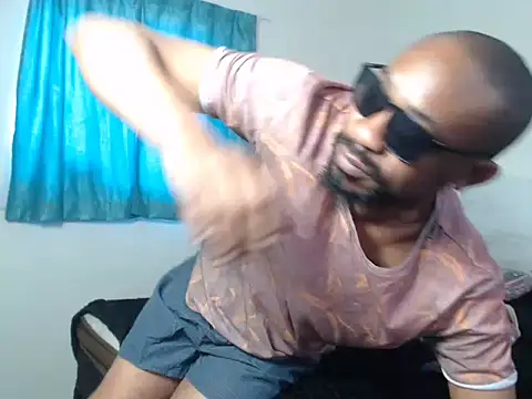 Snapshot of Ogmelo chatting on 07-20-26, 07:00 Ogmelo online show from 07-20-26, 07:00