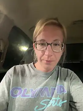 Snapshot of horneydreamer chatting on 06-19-26, 02:49 horneydreamer online show from 06-19-26, 02:49