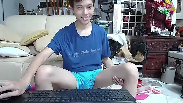 Snapshot of andrewooi chatting on 12-06-24, 07:56 andrewooi online show from 12-06-24, 07:56