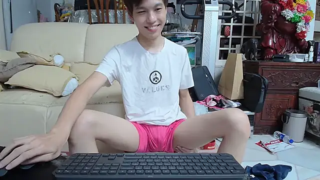 Snapshot of andrewooi chatting on 12-23-24, 12:41 andrewooi online show from 12-23-24, 12:41