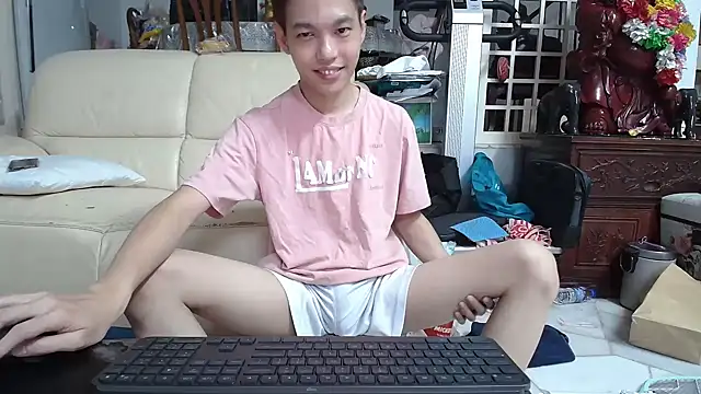 Snapshot of andrewooi chatting on 01-05-25, 12:21 andrewooi online show from 01-05-25, 12:21