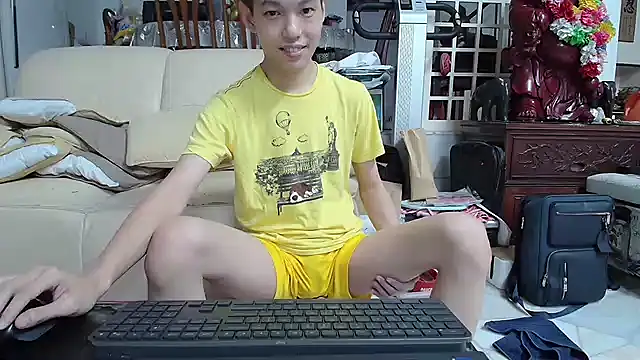 Snapshot of andrewooi chatting on 01-18-25, 11:00 andrewooi online show from 01-18-25, 11:00