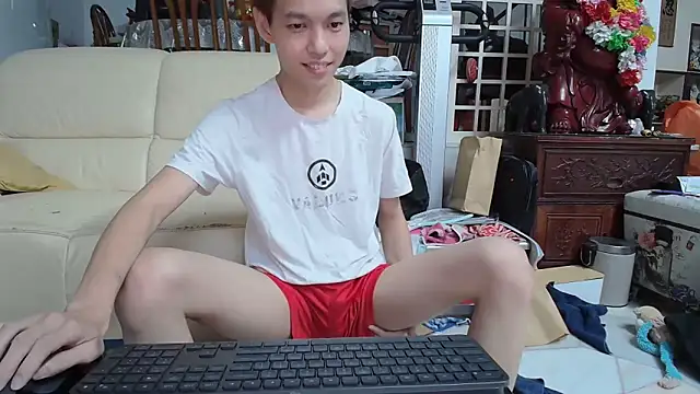 Snapshot of andrewooi chatting on 01-25-25, 10:08 andrewooi online show from 01-25-25, 10:08