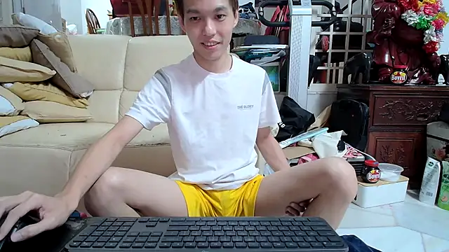 Snapshot of andrewooi chatting on 02-19-25, 07:48 andrewooi online show from 02-19-25, 07:48