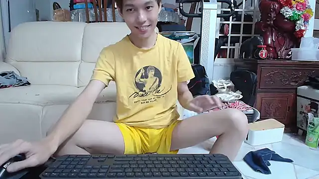 Snapshot of andrewooi chatting on 03-09-25, 02:10 andrewooi online show from 03-09-25, 02:10