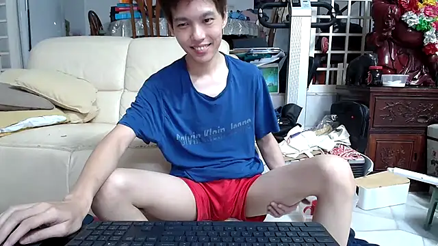 Snapshot of andrewooi chatting on 03-19-25, 05:28 andrewooi online show from 03-19-25, 05:28